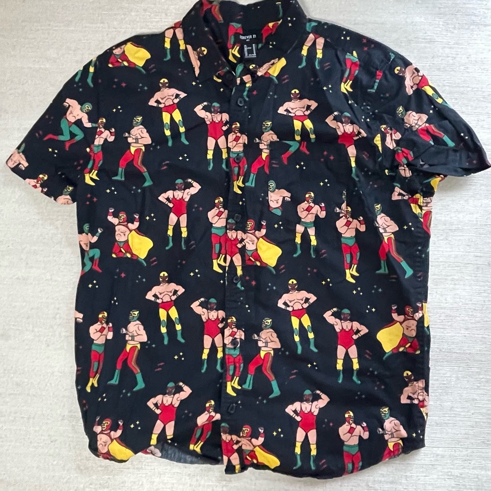Forever 21 Men's Black Lucha Libre Graphic Shirt size M